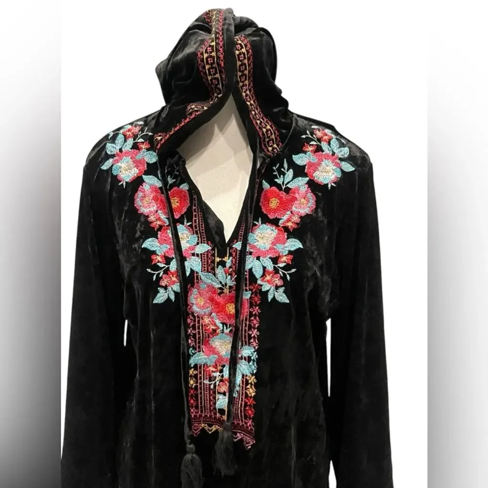 Andree by Unit Embroidered Velour Hoodie Sz Small NWT - Picture 2 of 10